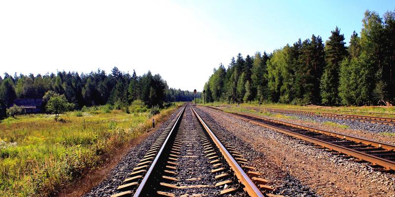 智能能源未来：OKAYA家用储能电池与离网太阳能系统的集成方案