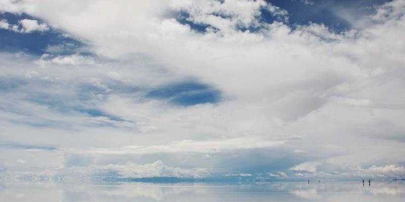 驱动绿色未来：解析OKAYA在可再生能源整合中的控制系统与驱动技术创新